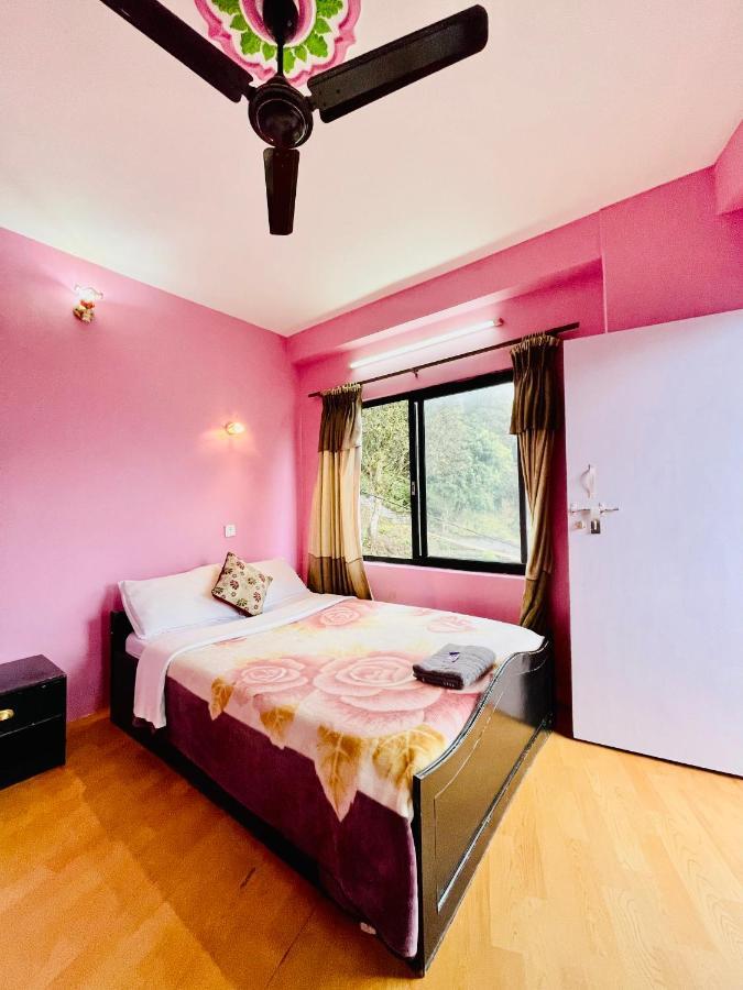 Hotel Santana โพคารา ภายนอก รูปภาพ