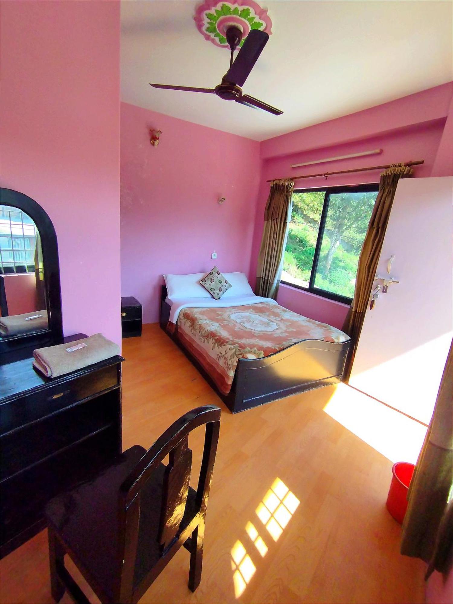 Hotel Santana โพคารา ภายนอก รูปภาพ