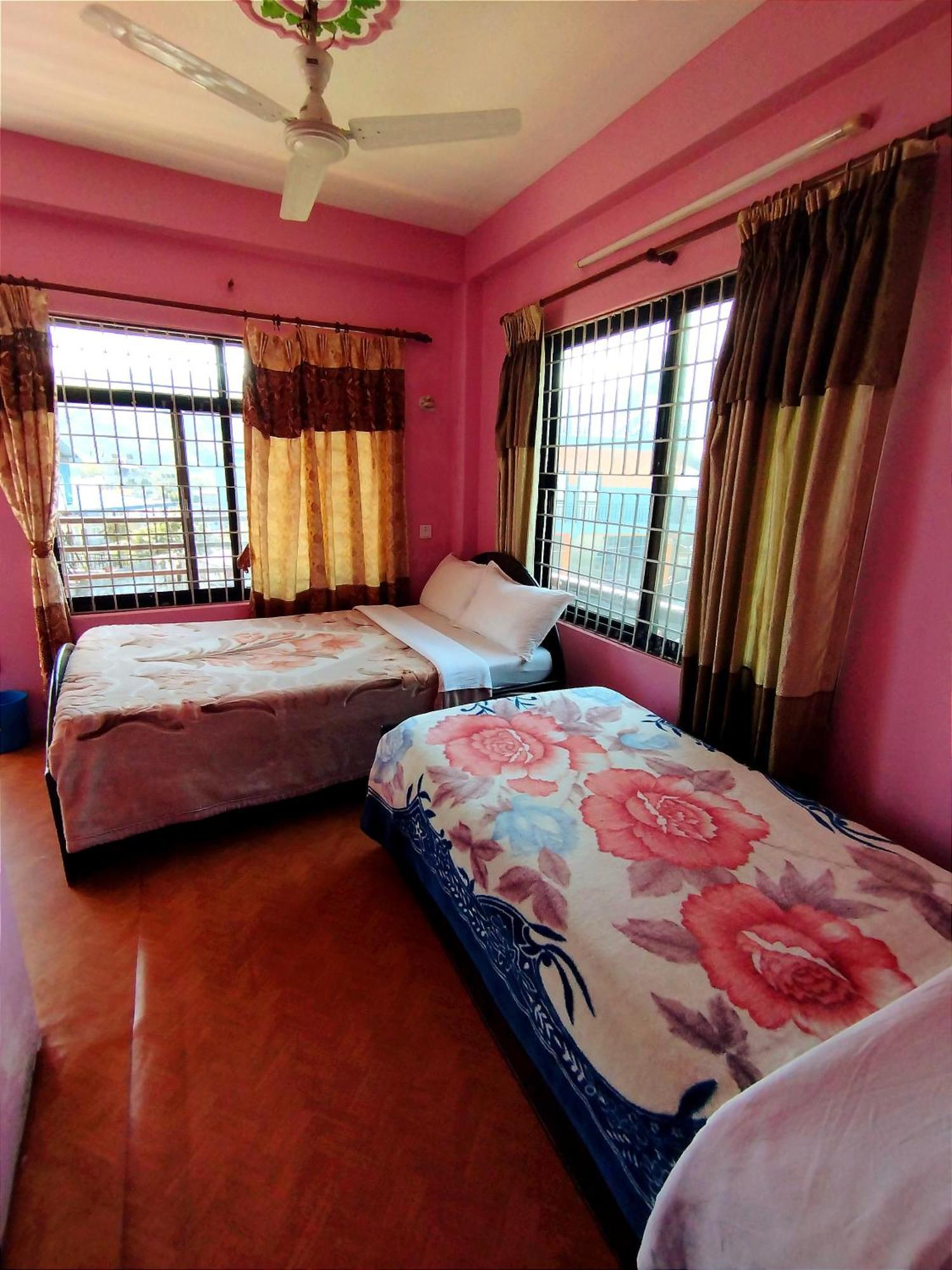 Hotel Santana โพคารา ห้อง รูปภาพ