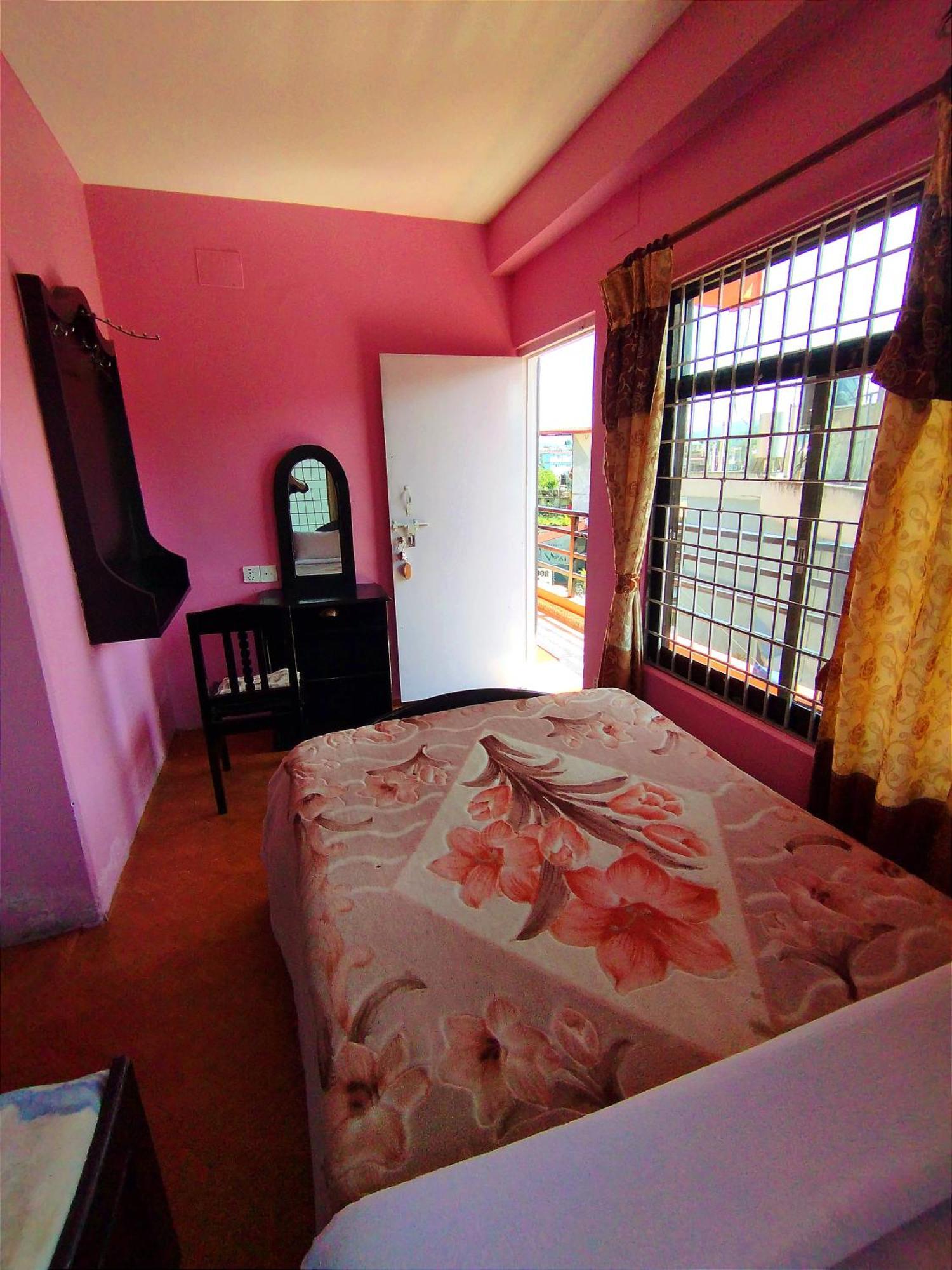 Hotel Santana โพคารา ห้อง รูปภาพ