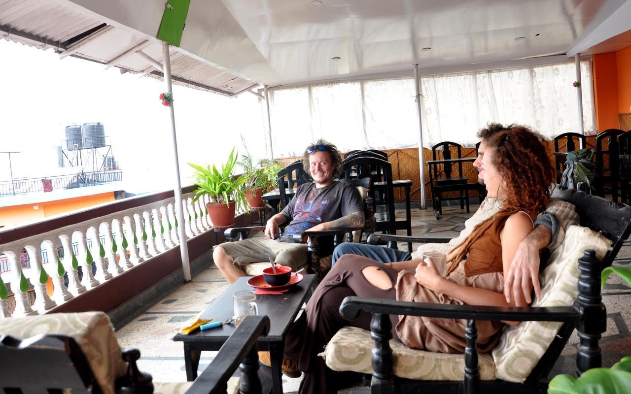 Hotel Santana โพคารา ภายนอก รูปภาพ