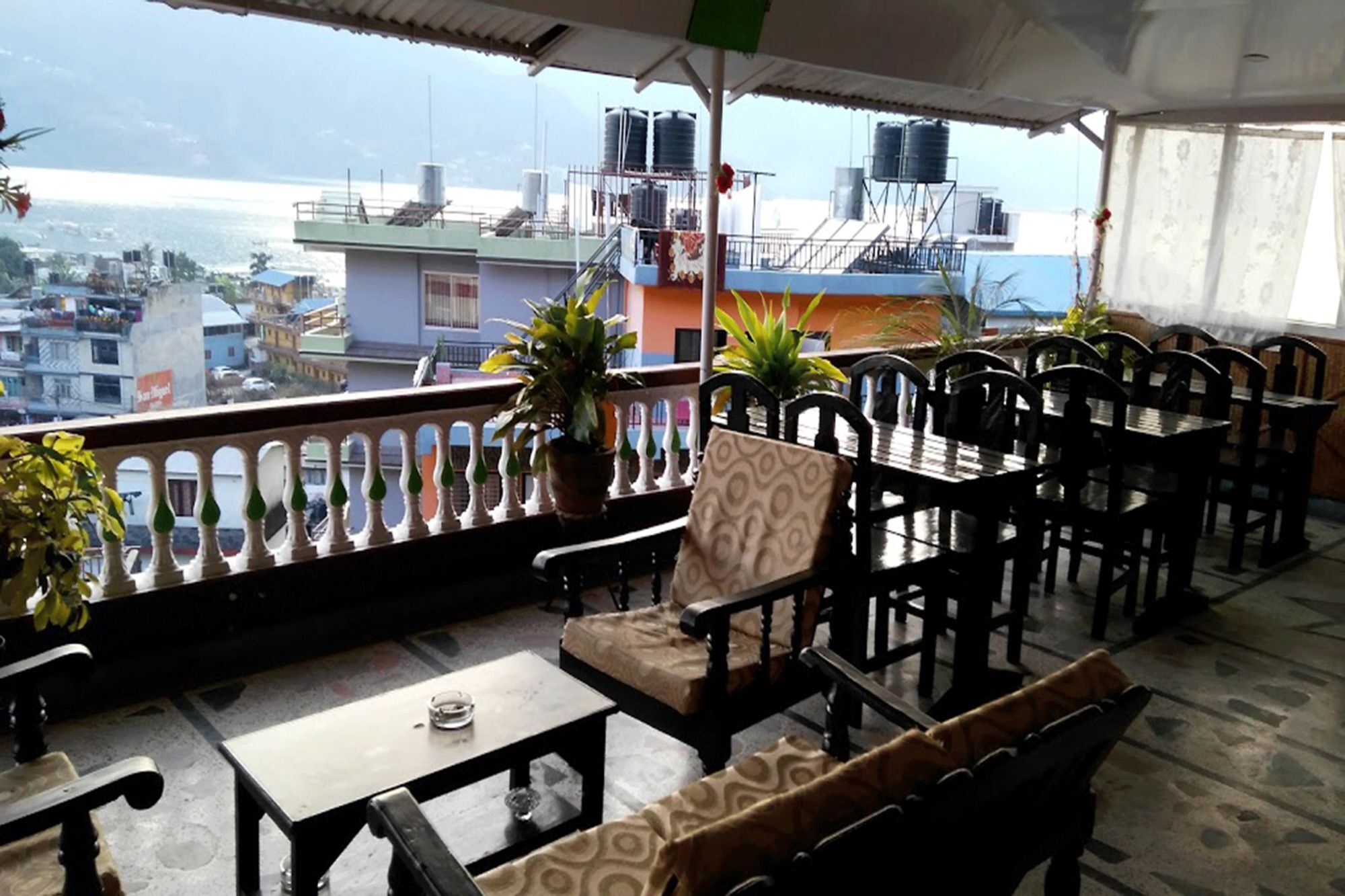 Hotel Santana โพคารา ภายนอก รูปภาพ