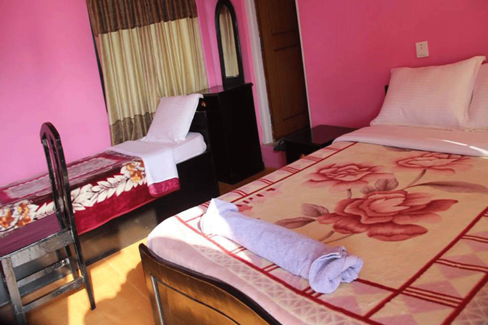 Hotel Santana โพคารา ภายนอก รูปภาพ