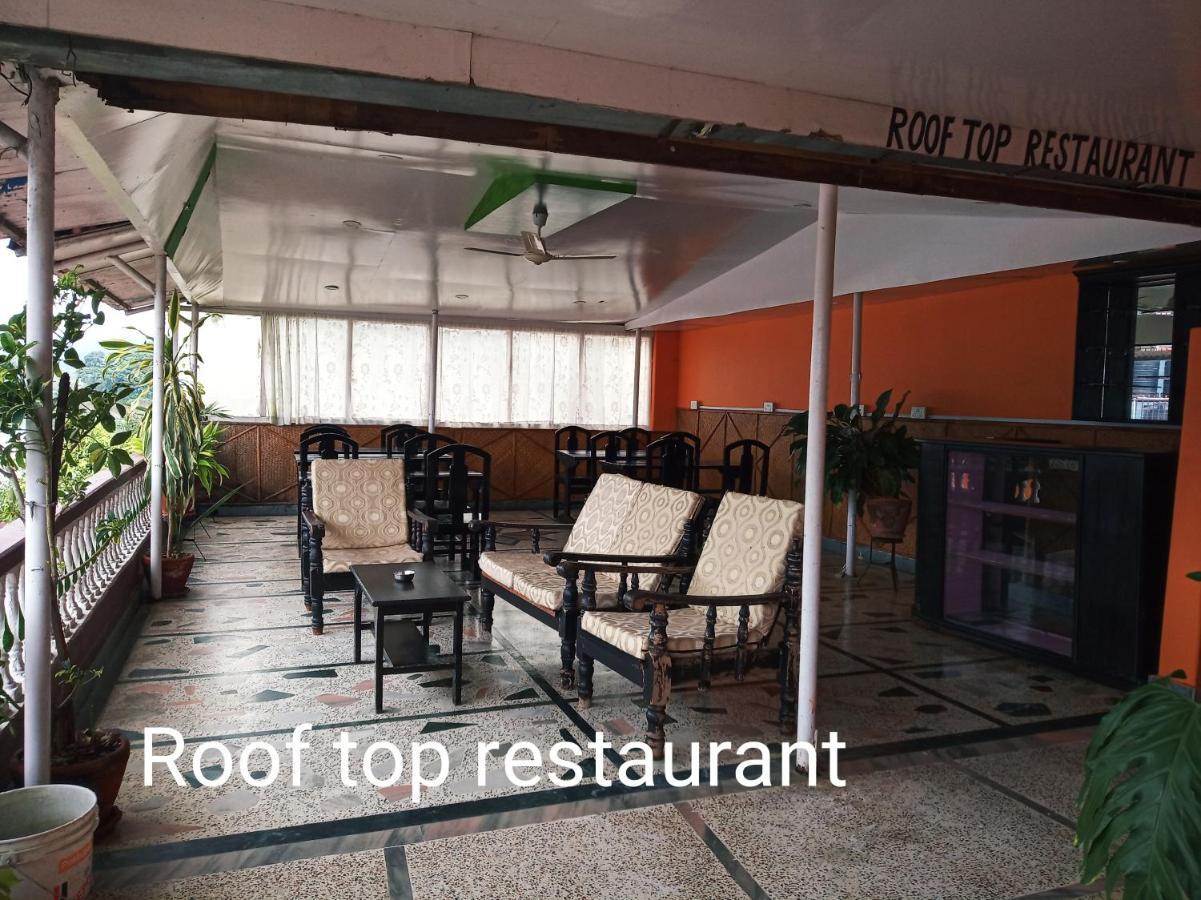 Hotel Santana โพคารา ภายนอก รูปภาพ