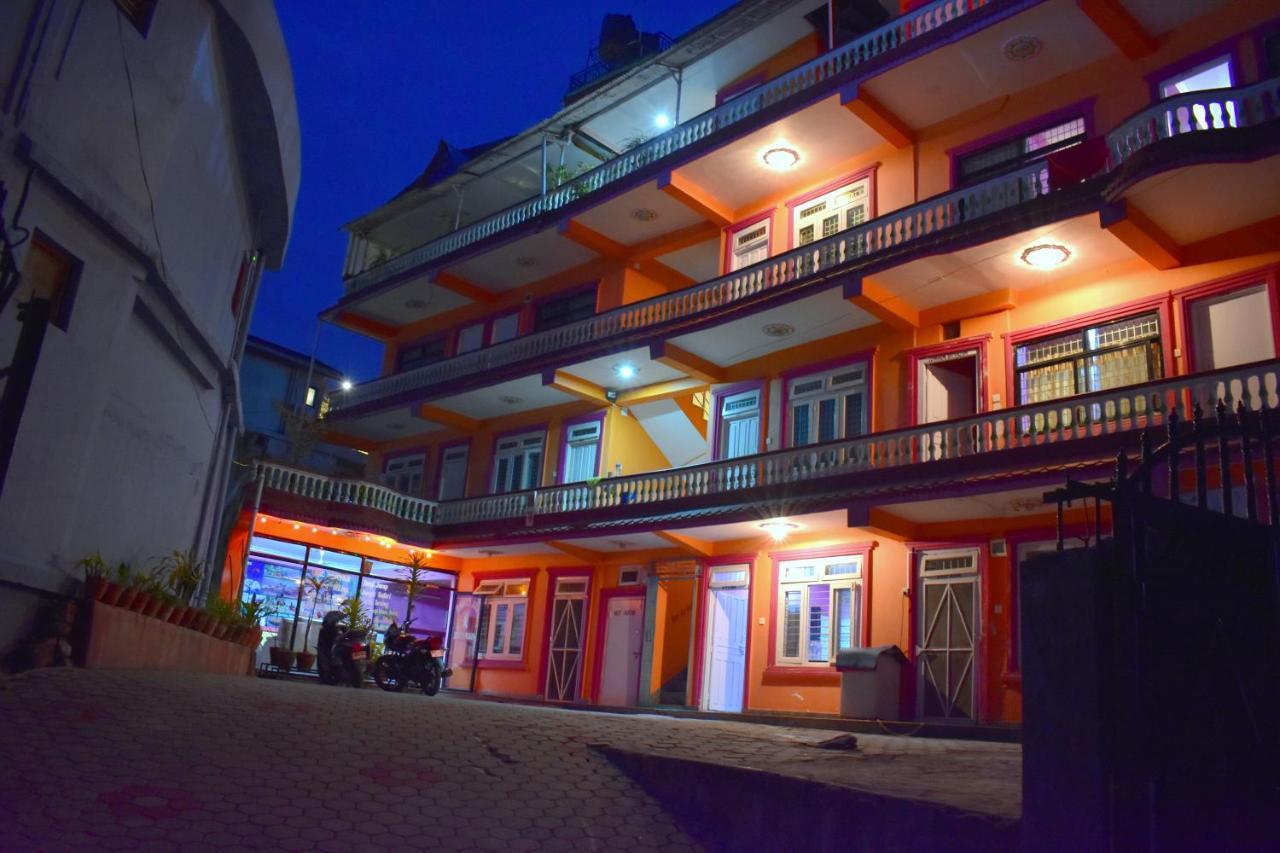 Hotel Santana โพคารา ภายนอก รูปภาพ