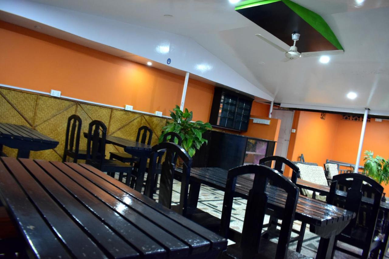 Hotel Santana โพคารา ภายนอก รูปภาพ